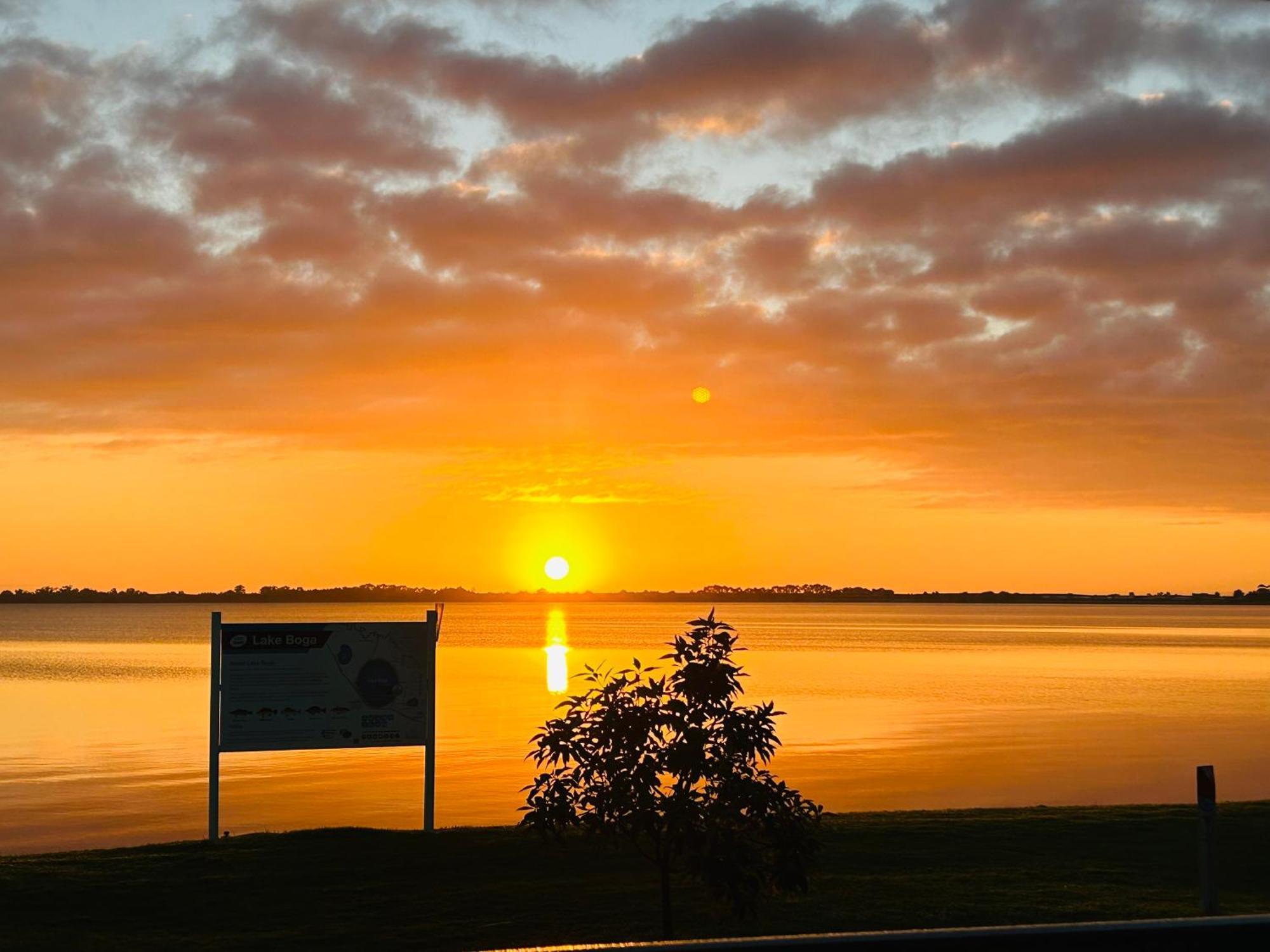 Lake Boga Caravan Park المظهر الخارجي الصورة
