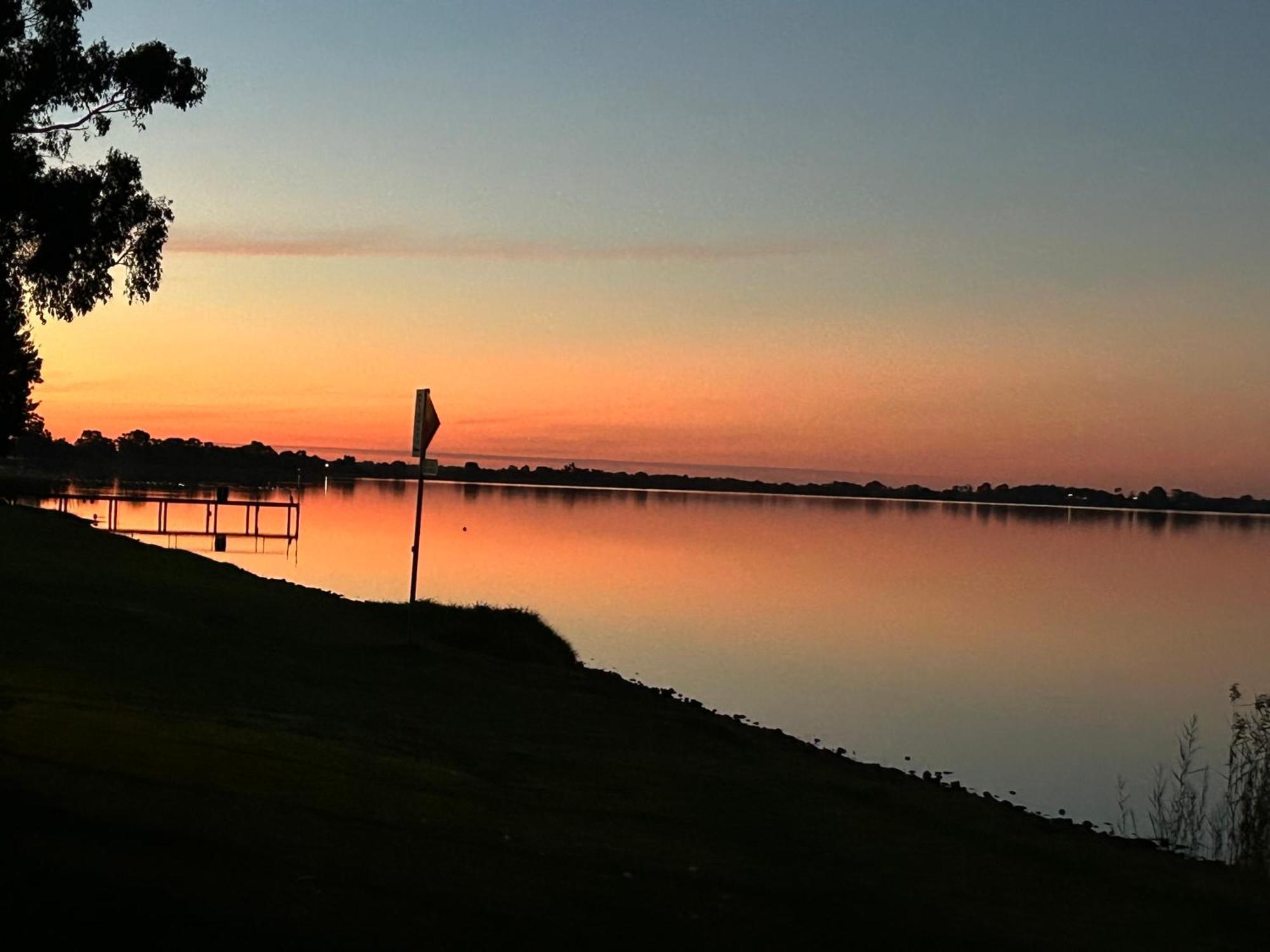 Lake Boga Caravan Park المظهر الخارجي الصورة